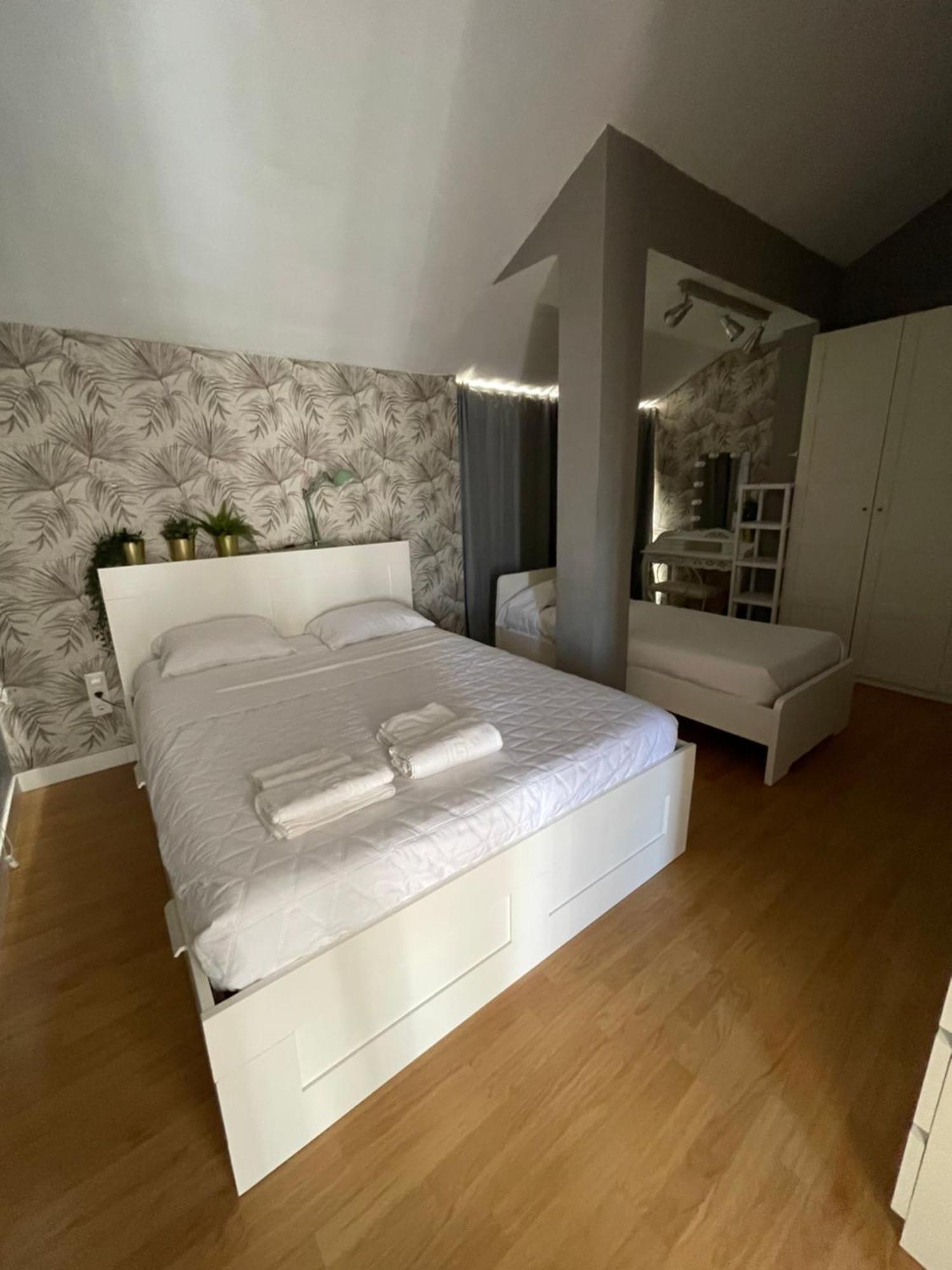 Mediterranean House - Habitaciones Privadas En Casa Compartida Mairena del Aljarafe Ngoại thất bức ảnh