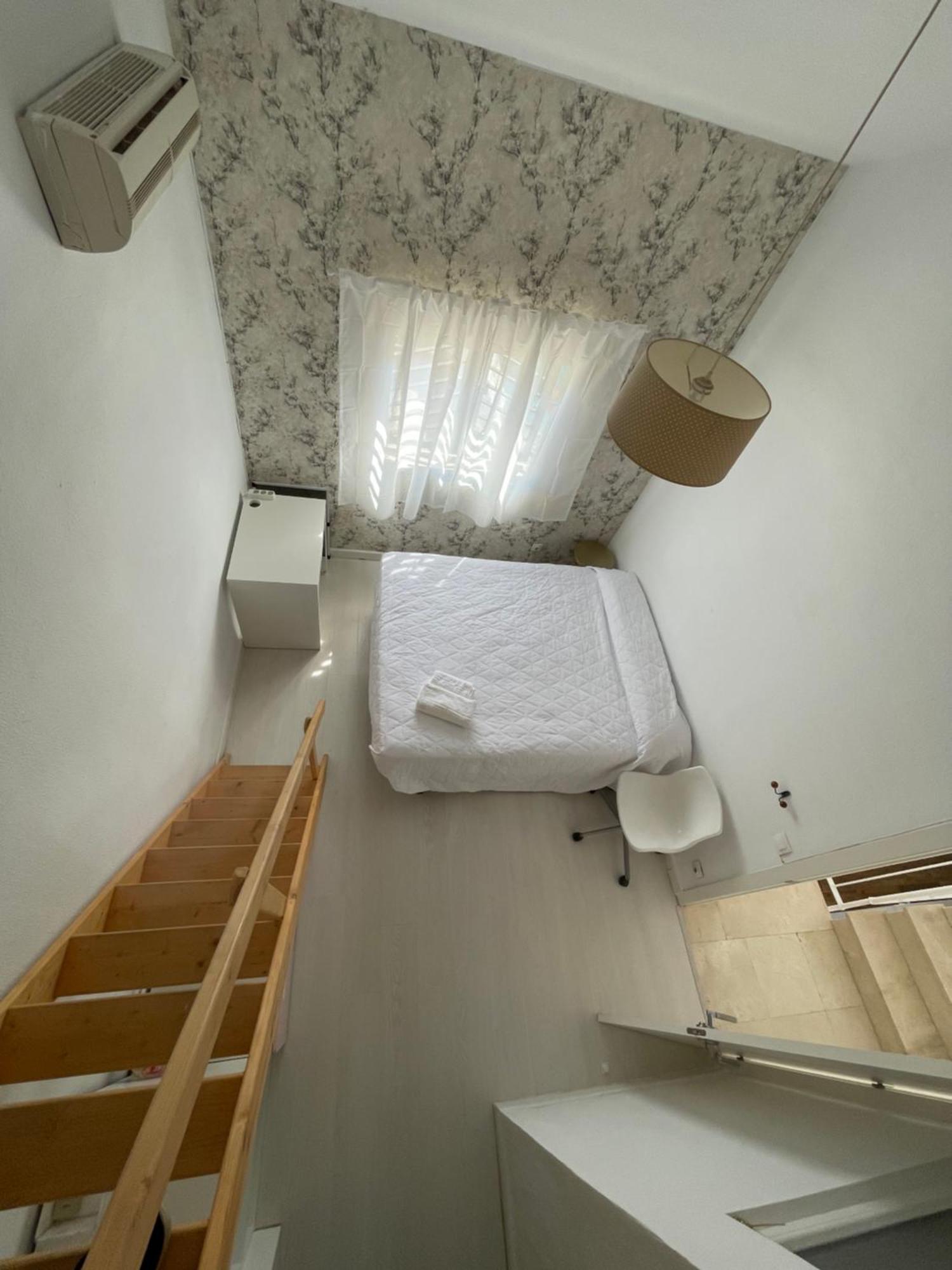 Mediterranean House - Habitaciones Privadas En Casa Compartida Mairena del Aljarafe Ngoại thất bức ảnh