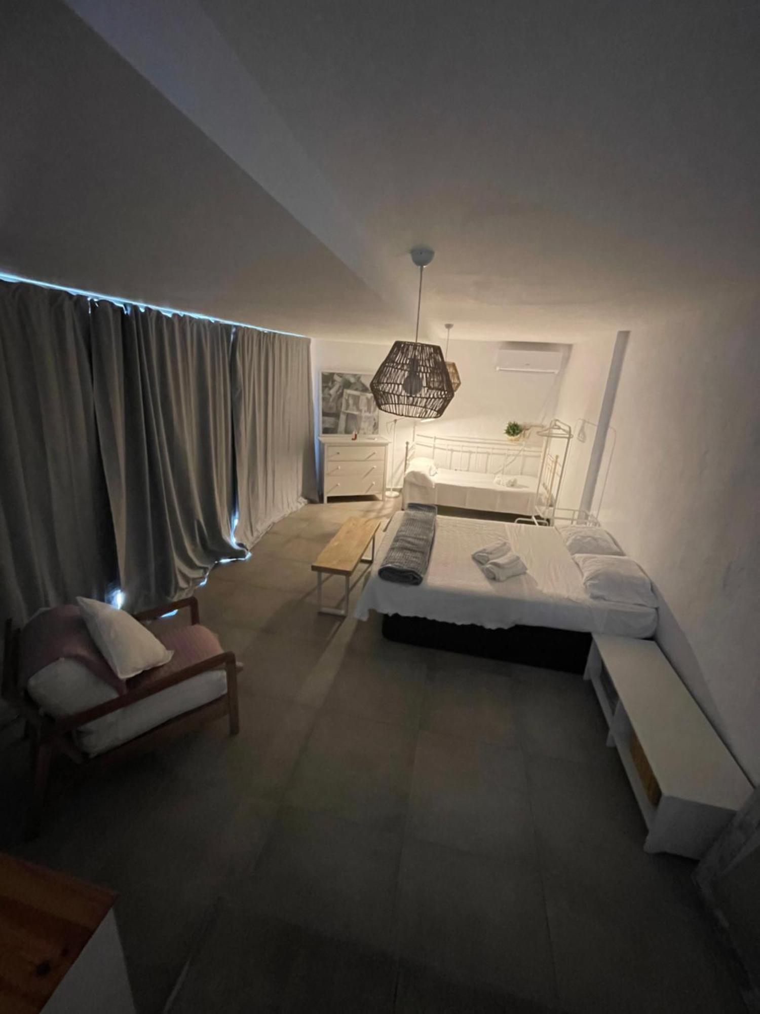 Mediterranean House - Habitaciones Privadas En Casa Compartida Mairena del Aljarafe Ngoại thất bức ảnh