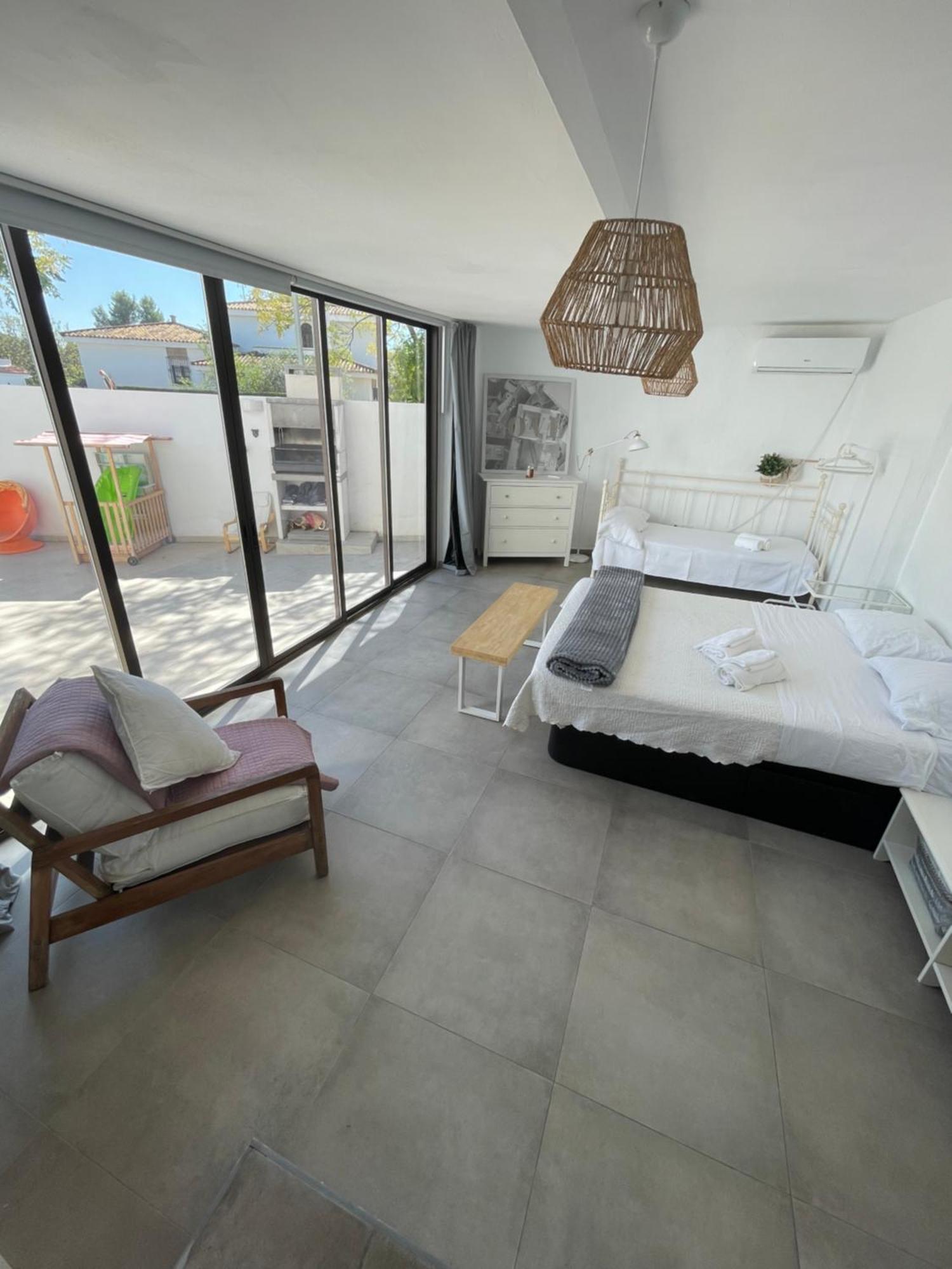Mediterranean House - Habitaciones Privadas En Casa Compartida Mairena del Aljarafe Ngoại thất bức ảnh