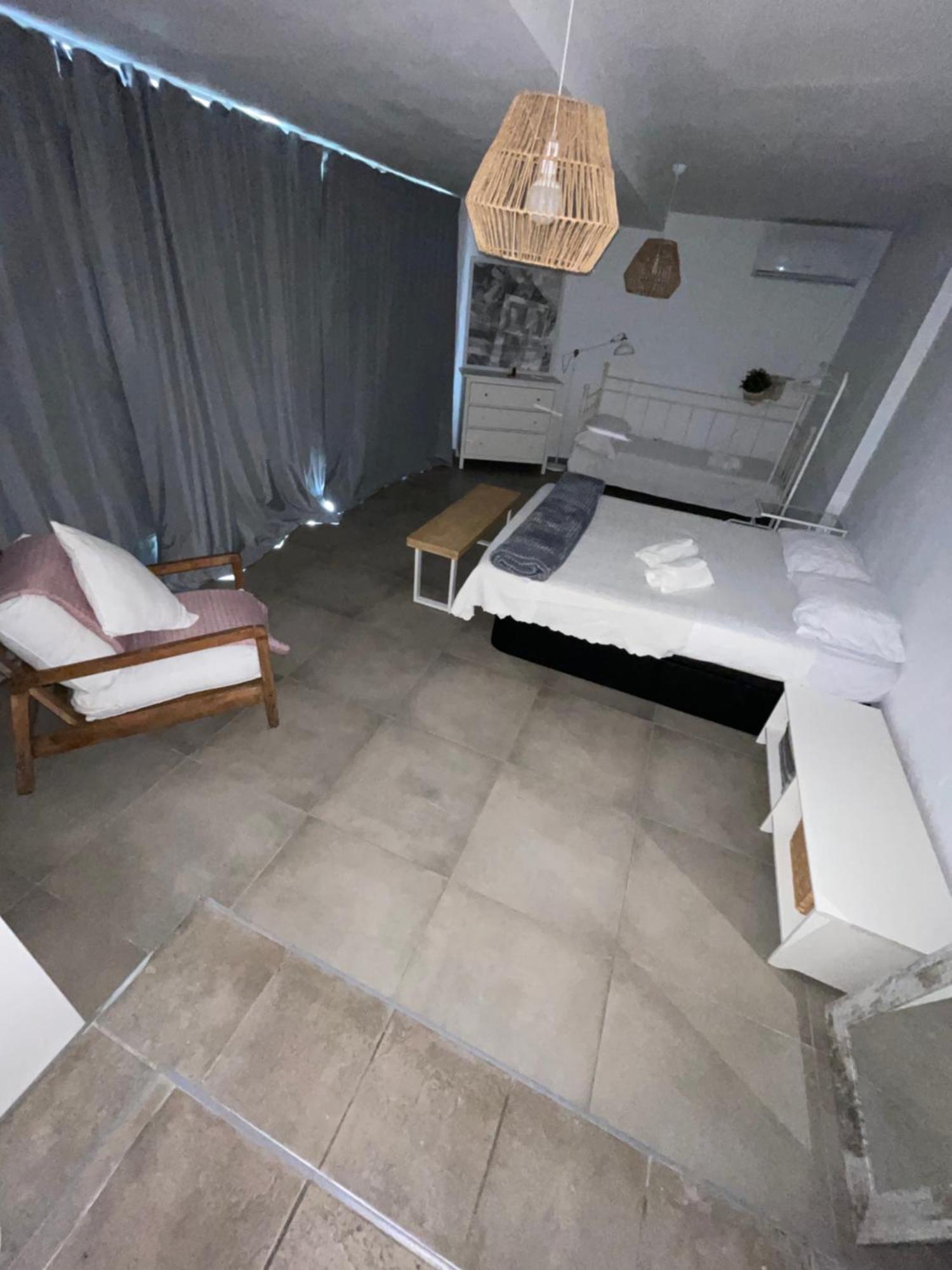 Mediterranean House - Habitaciones Privadas En Casa Compartida Mairena del Aljarafe Ngoại thất bức ảnh