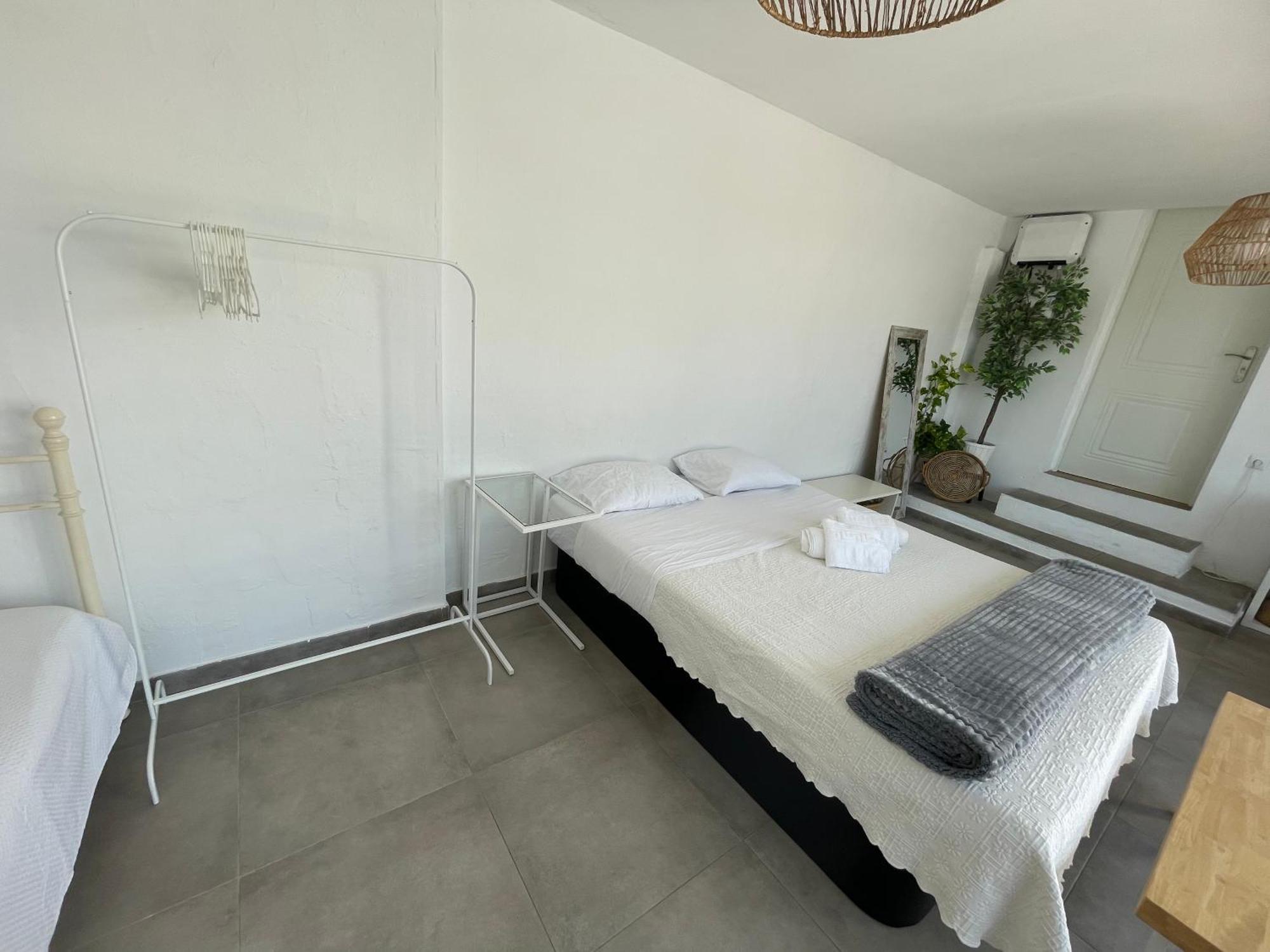 Mediterranean House - Habitaciones Privadas En Casa Compartida Mairena del Aljarafe Ngoại thất bức ảnh
