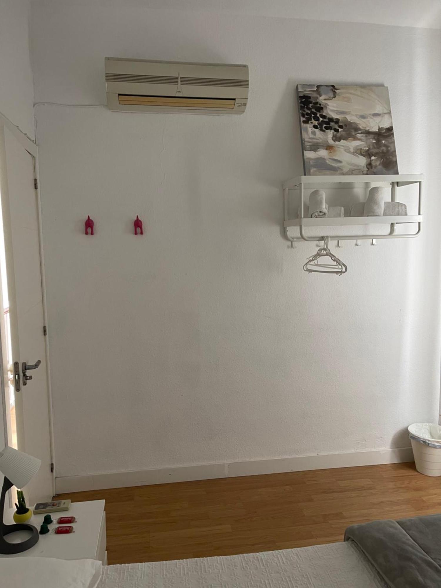 Mediterranean House - Habitaciones Privadas En Casa Compartida Mairena del Aljarafe Ngoại thất bức ảnh